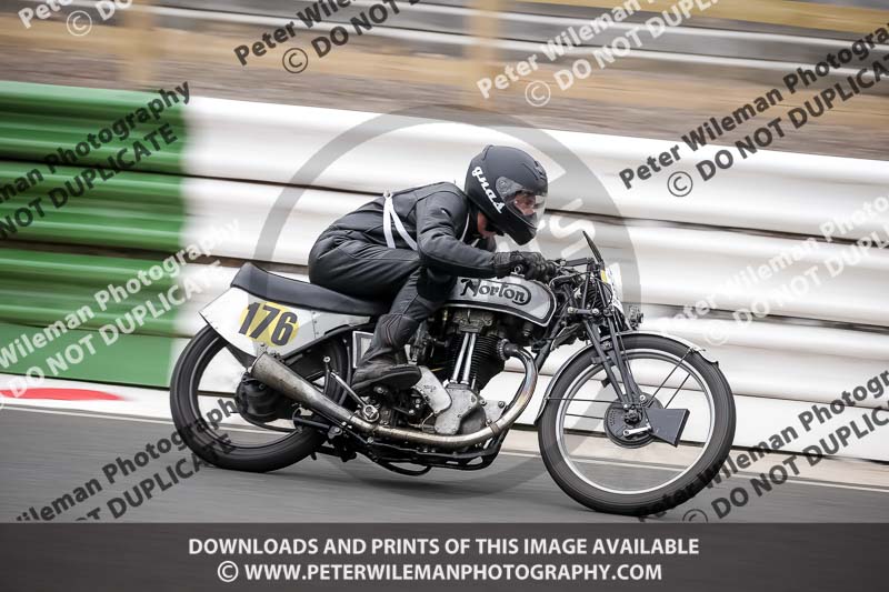 Vintage motorcycle club;eventdigitalimages;mallory park;mallory park trackday photographs;no limits trackdays;peter wileman photography;trackday digital images;trackday photos;vmcc festival 1000 bikes photographs